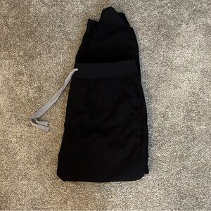 Figs Women’s Black Jogger Scrub Pants